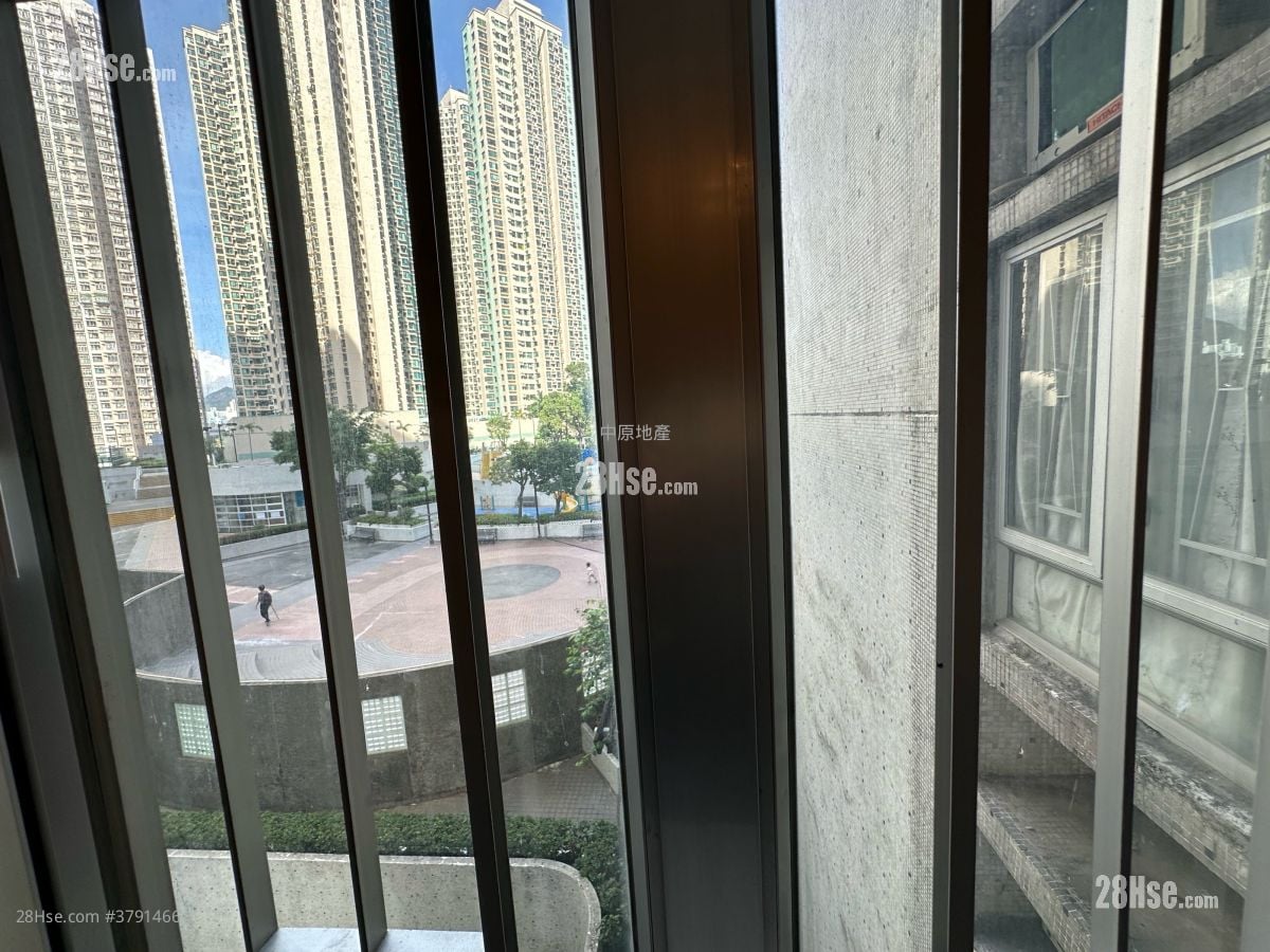 Greenfield Garden Sell 2 Bedrooms , 1 Bathroom 449 ft²