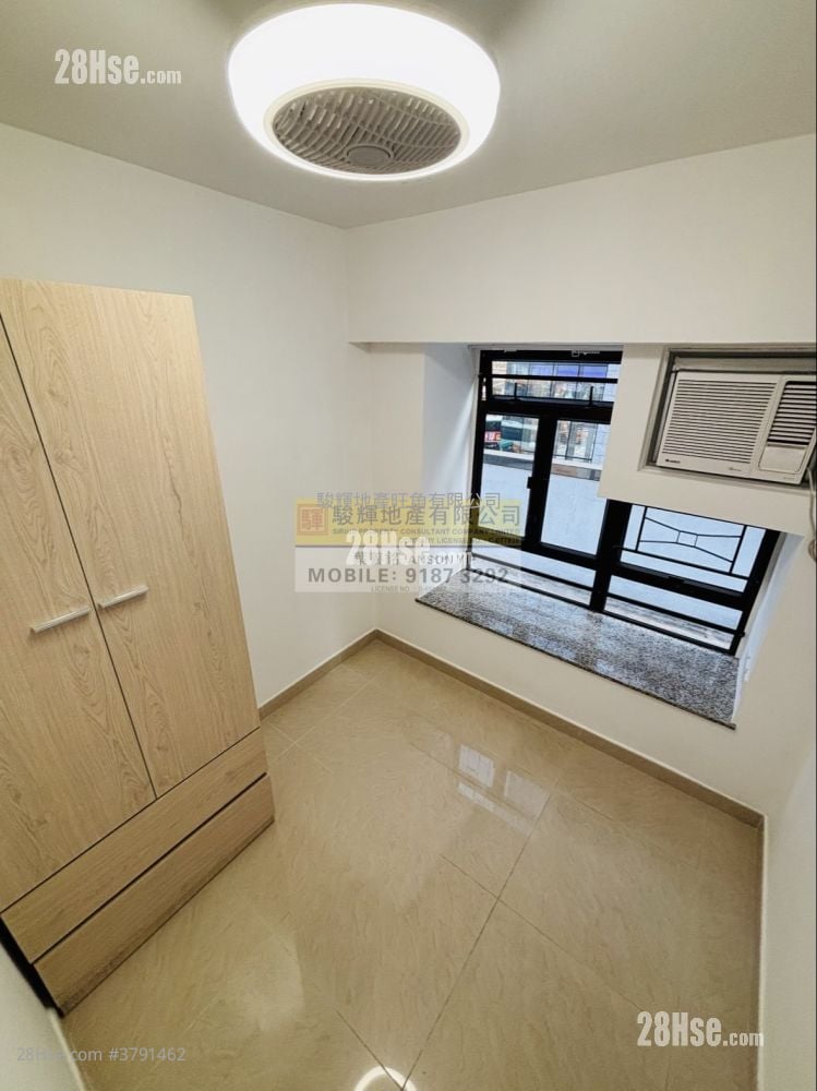 Royal Building Sell 3 Bedrooms , 2 Bathrooms 391 ft²