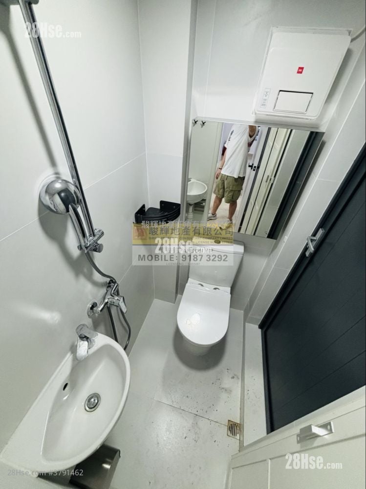 Royal Building Sell 3 Bedrooms , 2 Bathrooms 391 ft²