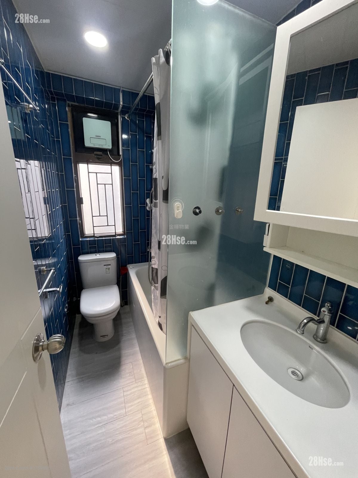 中央大厦 售盘 2 房 , 1 浴室 591 平方尺