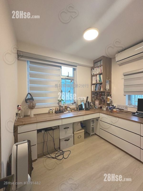 Nan Fung Sun Chuen Sell 3 Bedrooms , 1 Bathroom 570 ft²