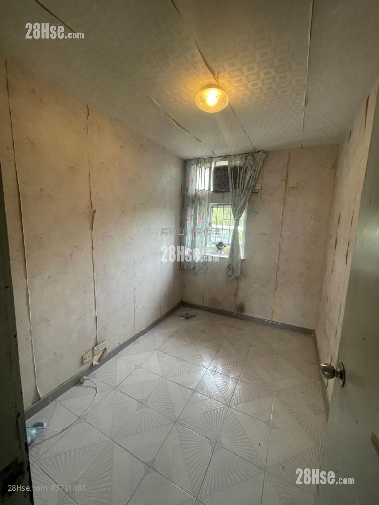 Kam Ying Court Sell 3 Bedrooms , 1 Bathroom