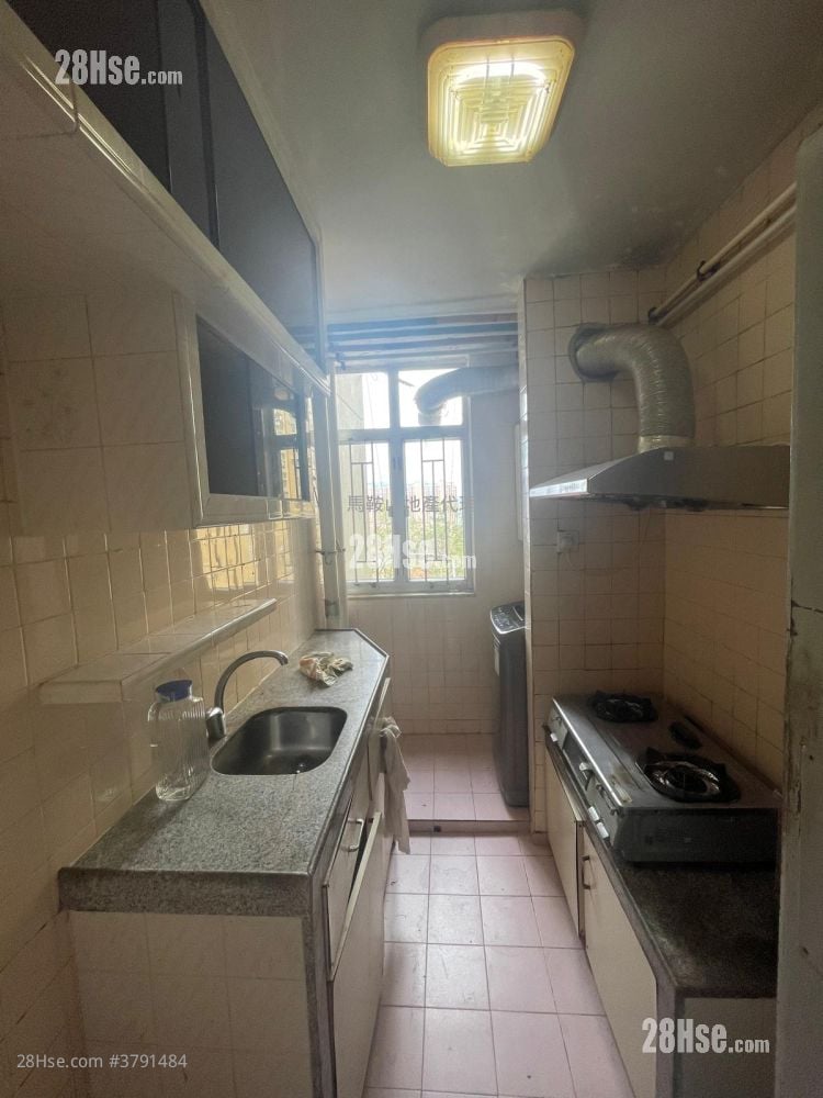 Kam Ying Court Sell 3 Bedrooms , 1 Bathroom