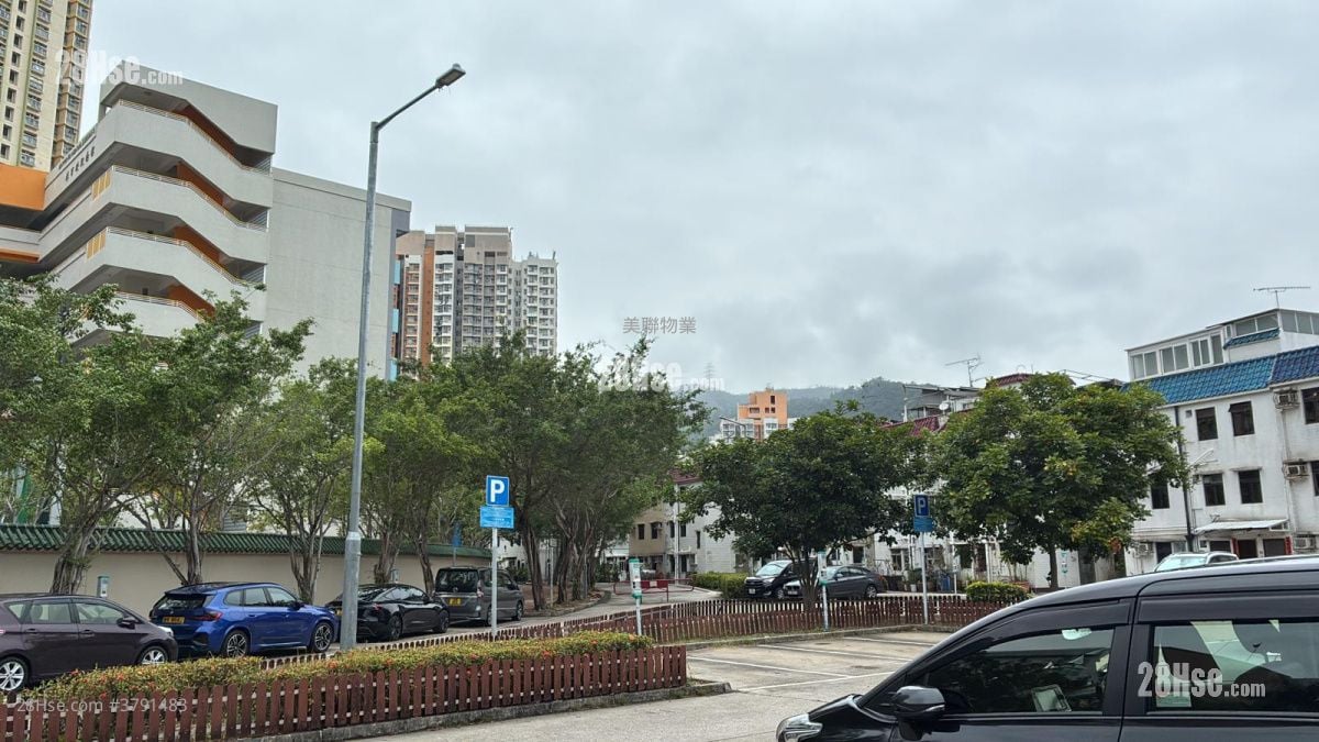 Tai Wai New Village Sell 3 Bedrooms , 1 Bathroom 700 ft²