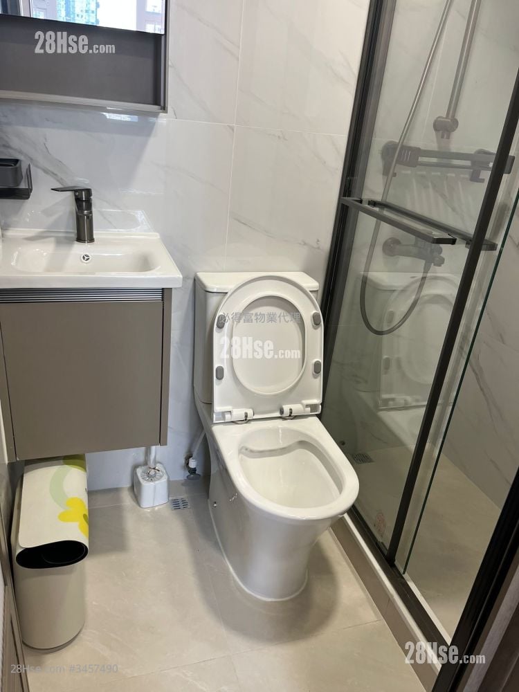 Fife Lau Rental Studio , 1 Bathroom 180 ft²