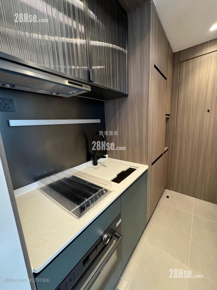 Larchwood Rental 1 Bedroom , 1 Bathroom 267 ft²