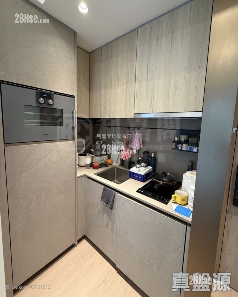 101 Kings Road Sell 2 Bedrooms 380 ft²