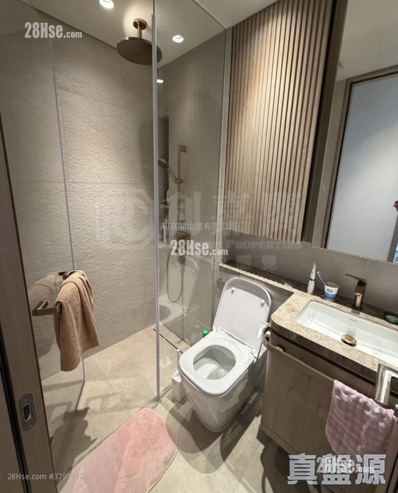 101 Kings Road Sell 2 Bedrooms 380 ft²