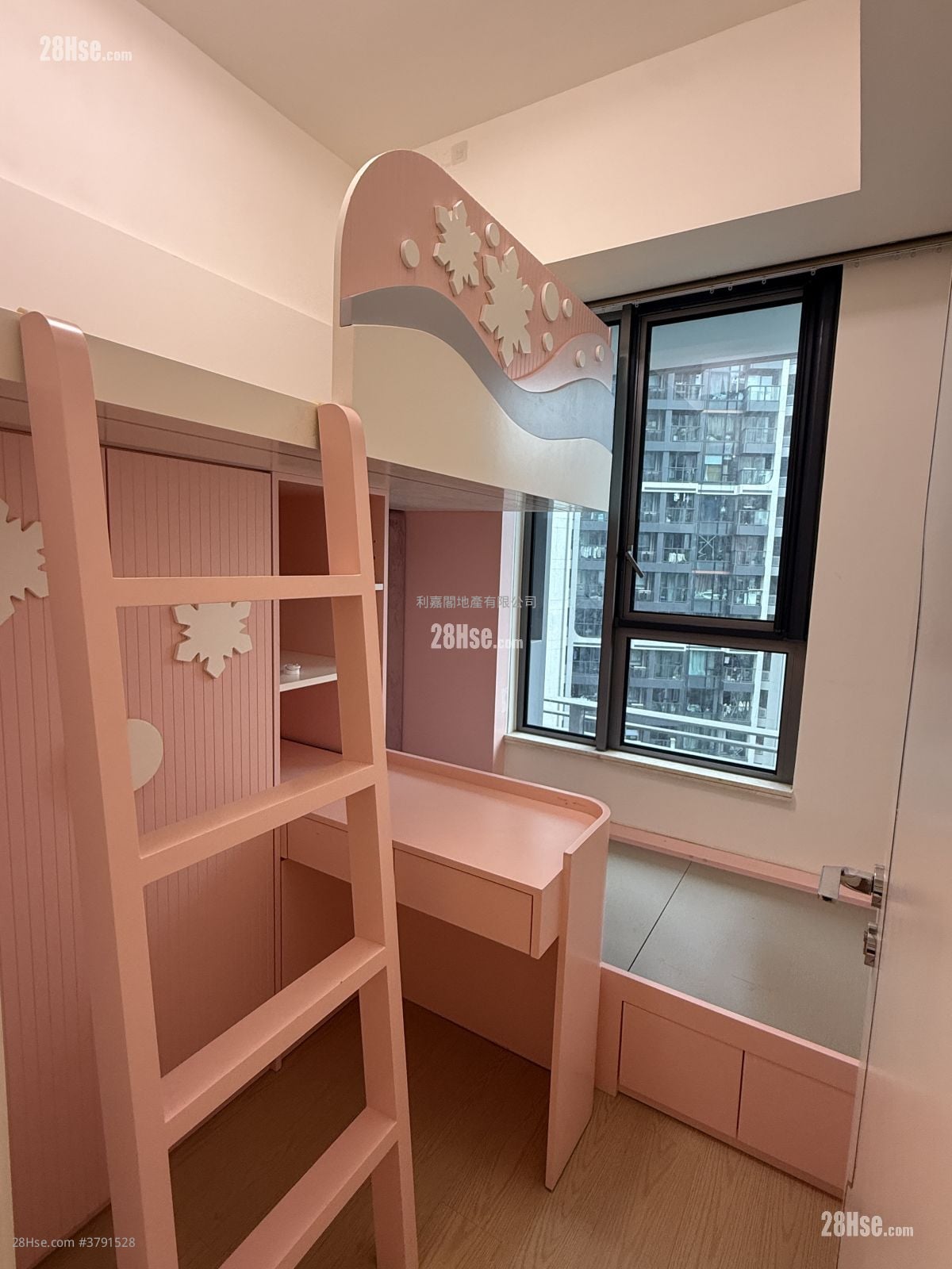 Monaco One Sell 2 Bedrooms , 1 Bathroom 444 ft²