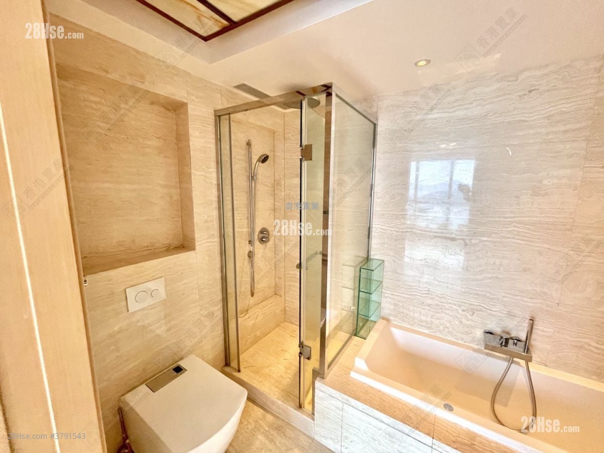 bathroom: Marinella Sell 3 Bedrooms , 2 Bathrooms 1,421 ft²