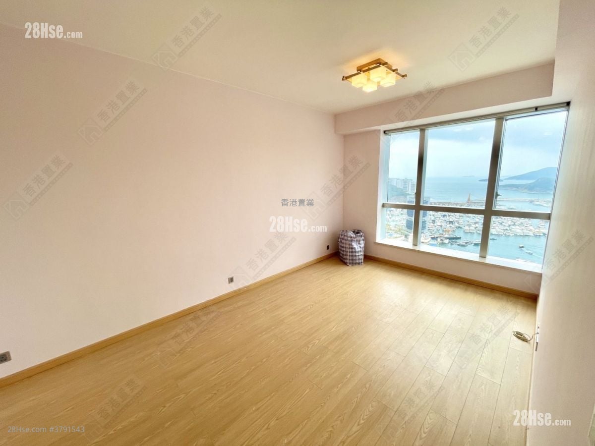 bedroom 1: Marinella Sell 3 Bedrooms , 2 Bathrooms 1,421 ft²