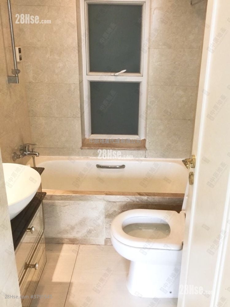 领都 售盘 3 房 , 2 浴室 728 平方尺