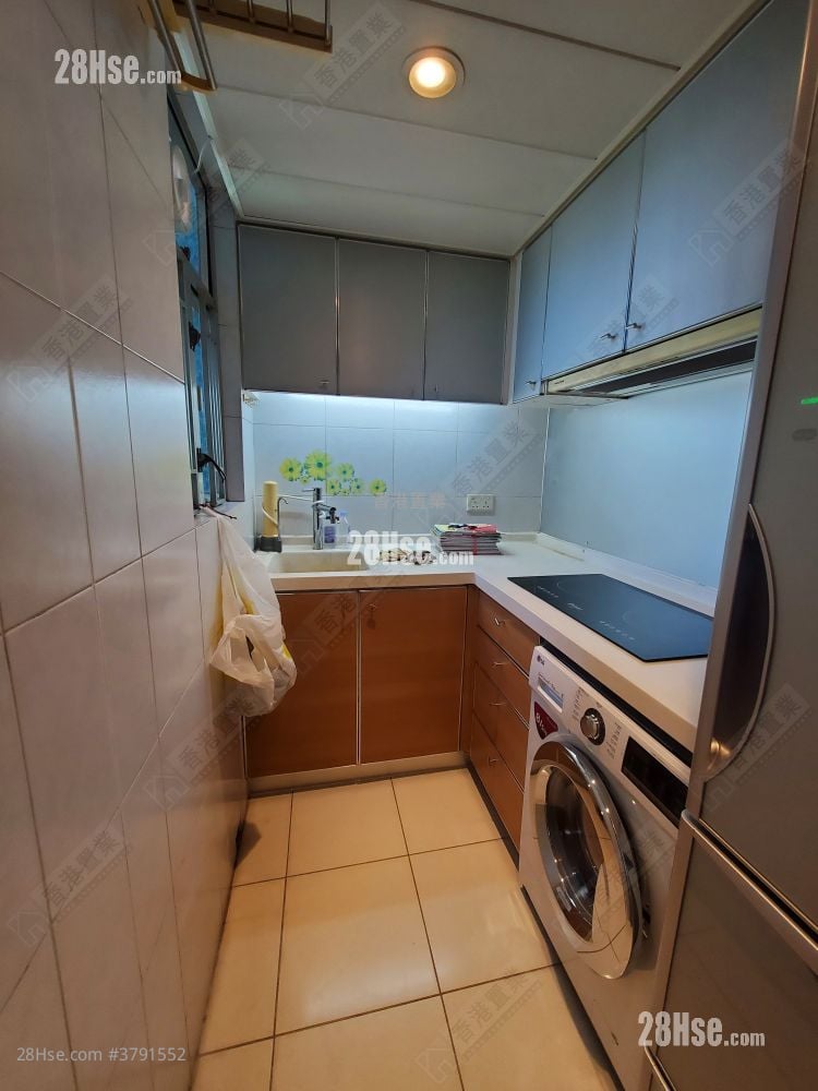 Metro Harbour View Sell 3 Bedrooms , 2 Bathrooms 536 ft²