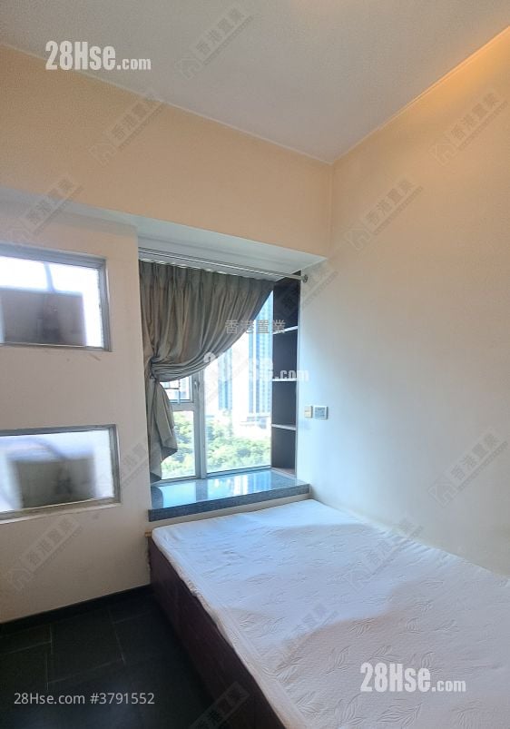 Metro Harbour View Sell 3 Bedrooms , 2 Bathrooms 536 ft²