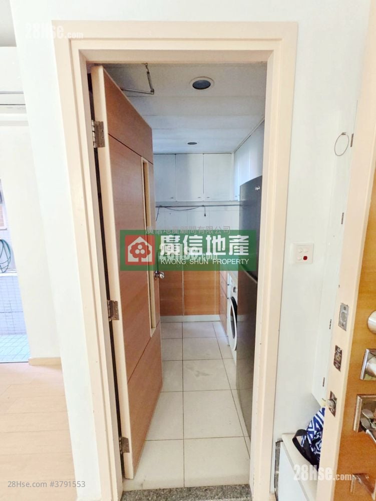 Metro Harbour View Rental 2 Bedrooms , 1 Bathroom 414 ft²