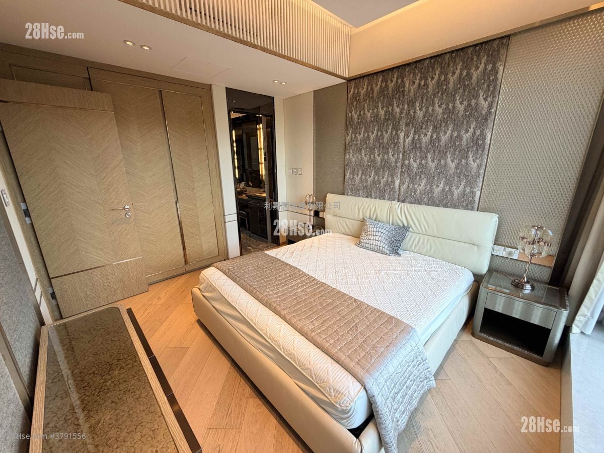 主人房: 天铸 售盘 4 房 , 3 浴室 1,581 平方尺