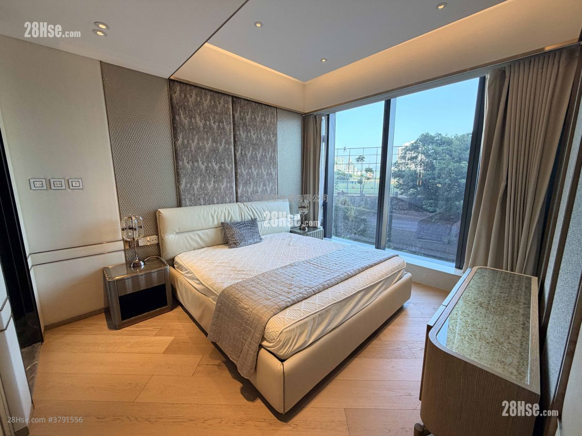 主人房: 天铸 售盘 4 房 , 3 浴室 1,581 平方尺