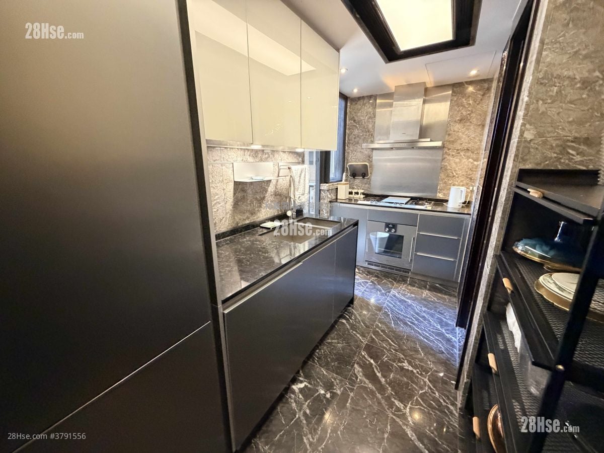 厨房: 天铸 售盘 4 房 , 3 浴室 1,581 平方尺