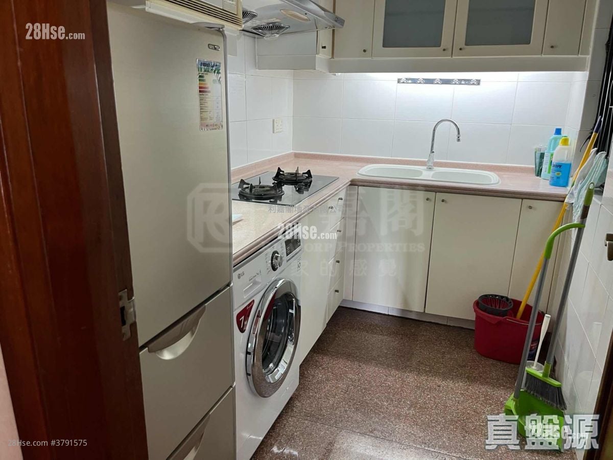 The Metro City Sell 3 Bedrooms , 2 Bathrooms 626 ft²