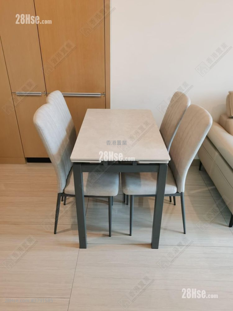 Cullinan West Rental 2 Bedrooms , 2 Bathrooms 534 ft²