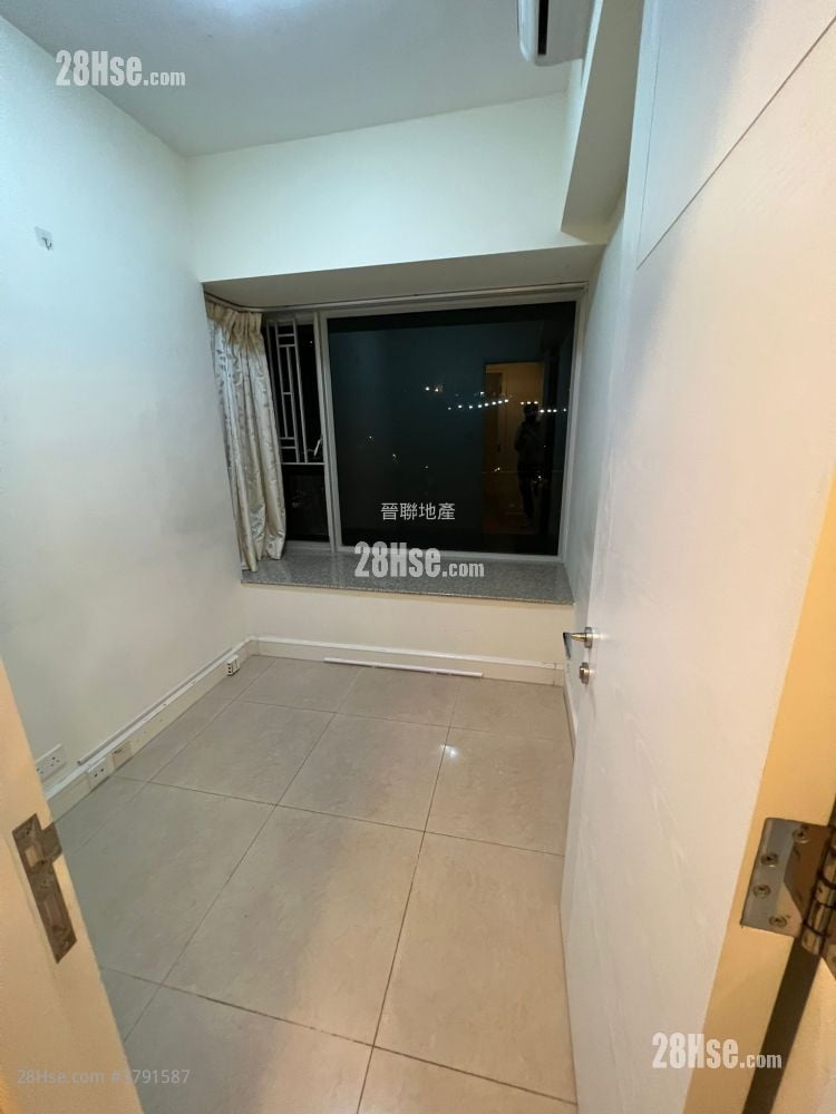 Festival City Sell 3 Bedrooms , 2 Bathrooms 741 ft²