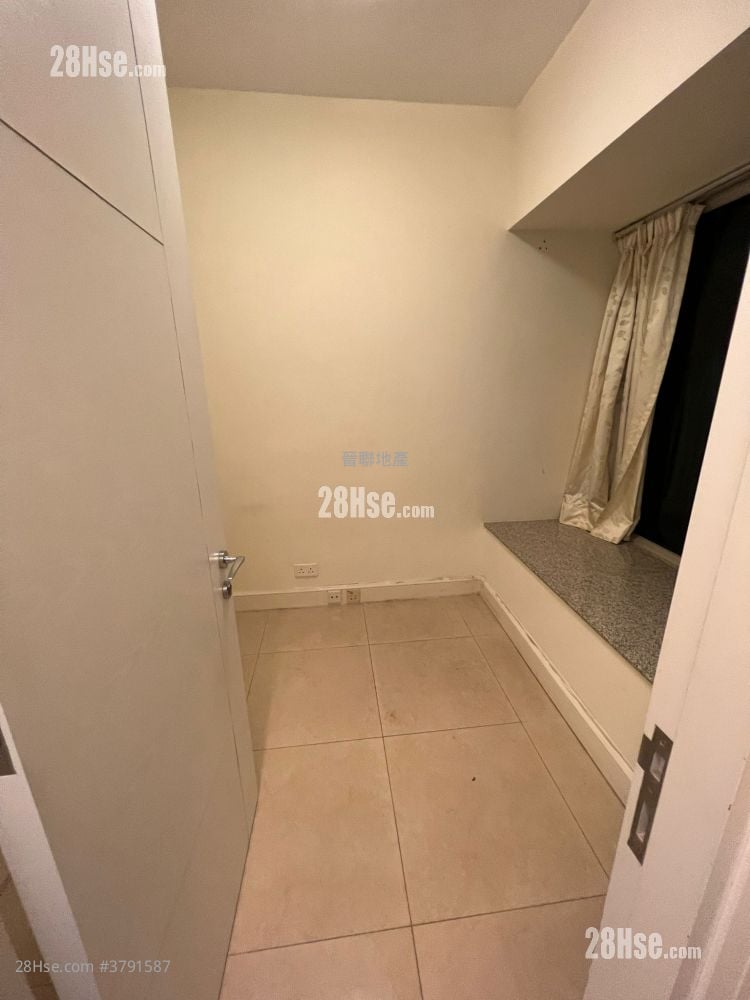 Festival City Sell 3 Bedrooms , 2 Bathrooms 741 ft²