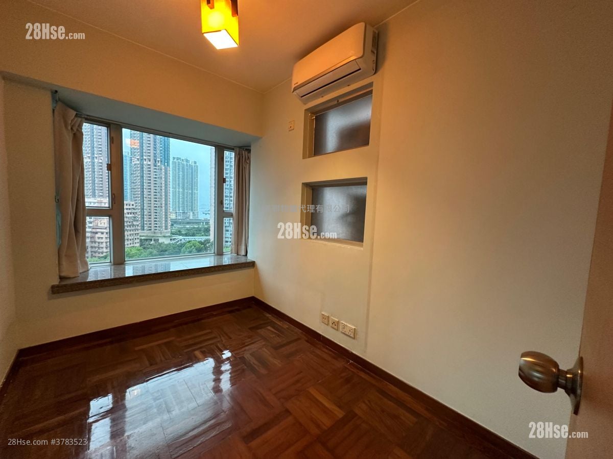 Metro Harbour View Sell 2 Bedrooms 347 ft²
