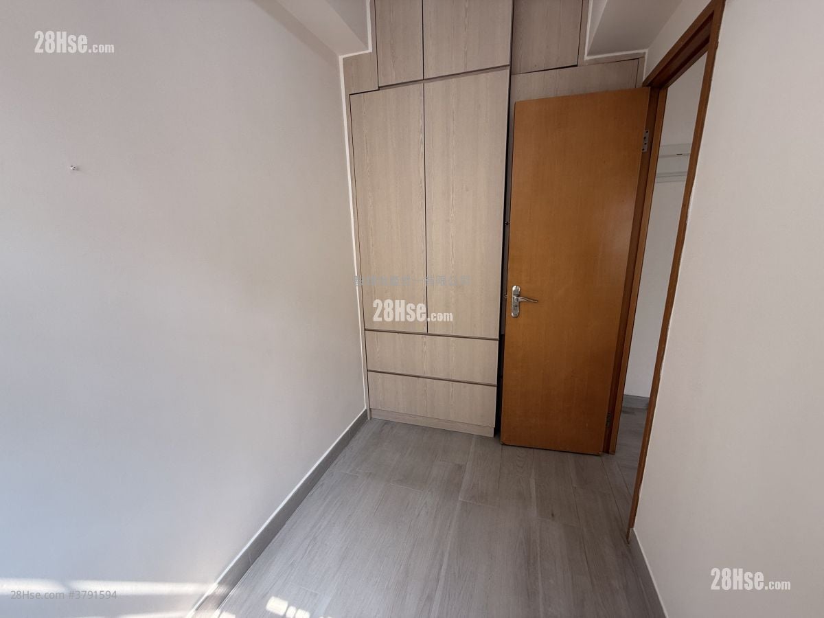 Kam Tong Building Rental 2 Bedrooms , 1 Bathroom 281 ft²