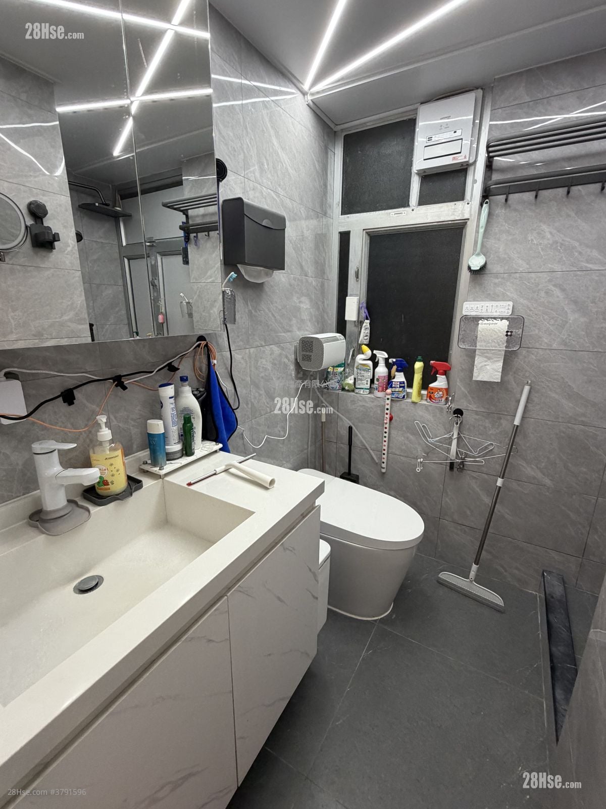 Lok Ku House Rental 2 Bedrooms , 1 Bathroom 369 ft²