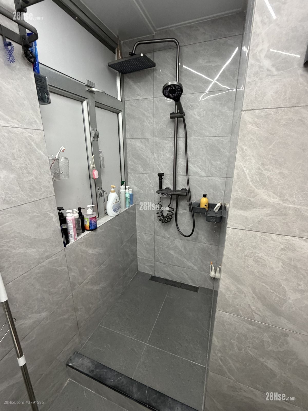 Lok Ku House Rental 2 Bedrooms , 1 Bathroom 369 ft²