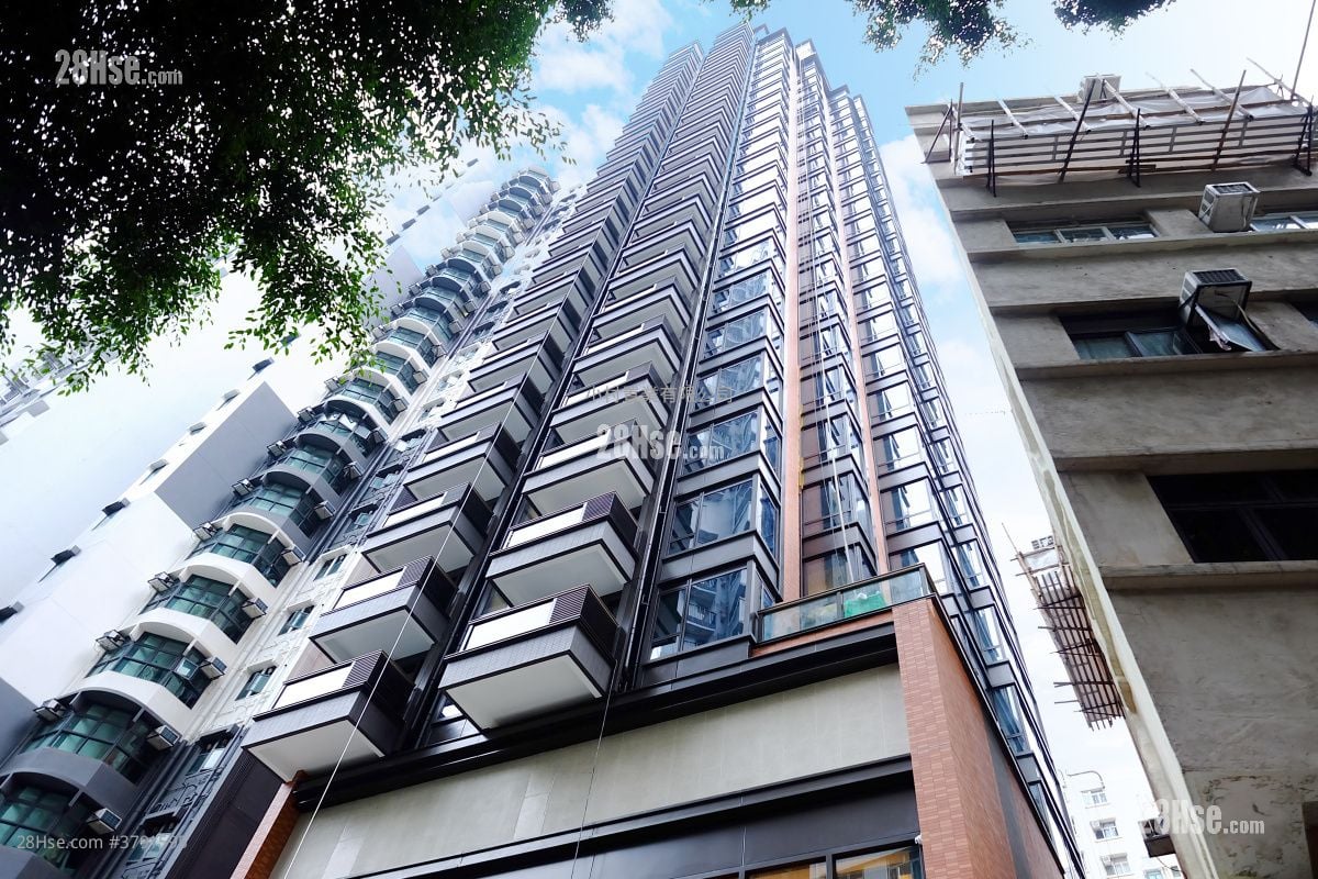 building outlook: The Hilltop Rental 2 Bedrooms , 1 Bathroom 475 ft²