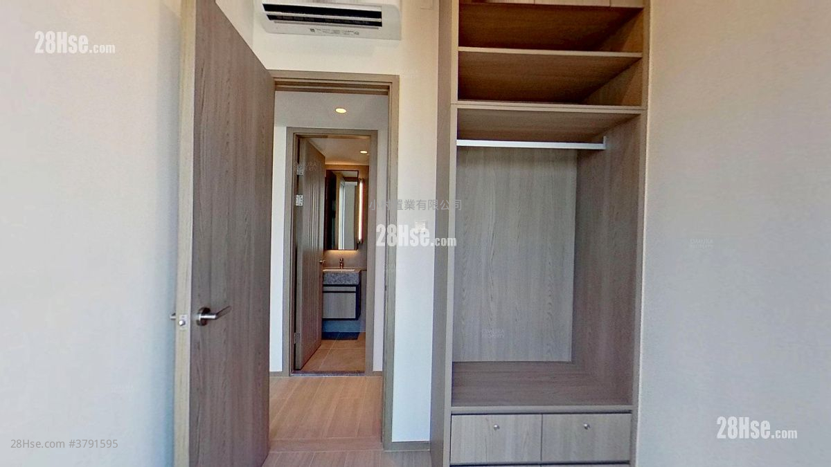 bedroom 2: The Hilltop Rental 2 Bedrooms , 1 Bathroom 475 ft²