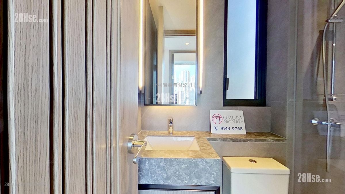 bathroom: The Hilltop Rental 2 Bedrooms , 1 Bathroom 475 ft²