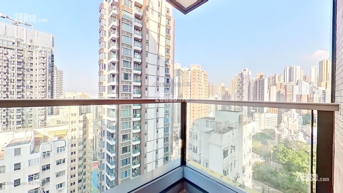 balcony: The Hilltop Rental 2 Bedrooms , 1 Bathroom 475 ft²