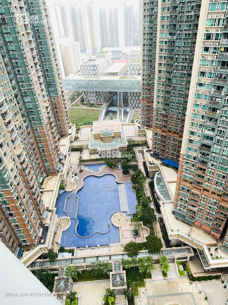 Metro Town Sell 3 Bedrooms , 1 Bathroom 594 ft²