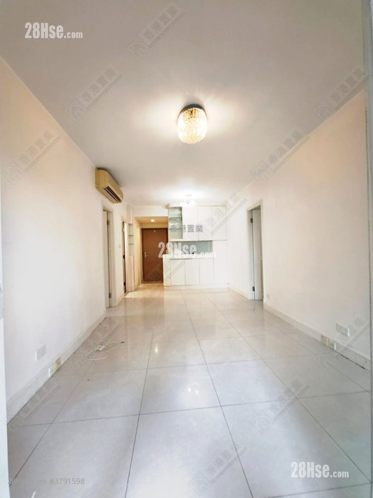 Metro Town Sell 3 Bedrooms , 1 Bathroom 594 ft²