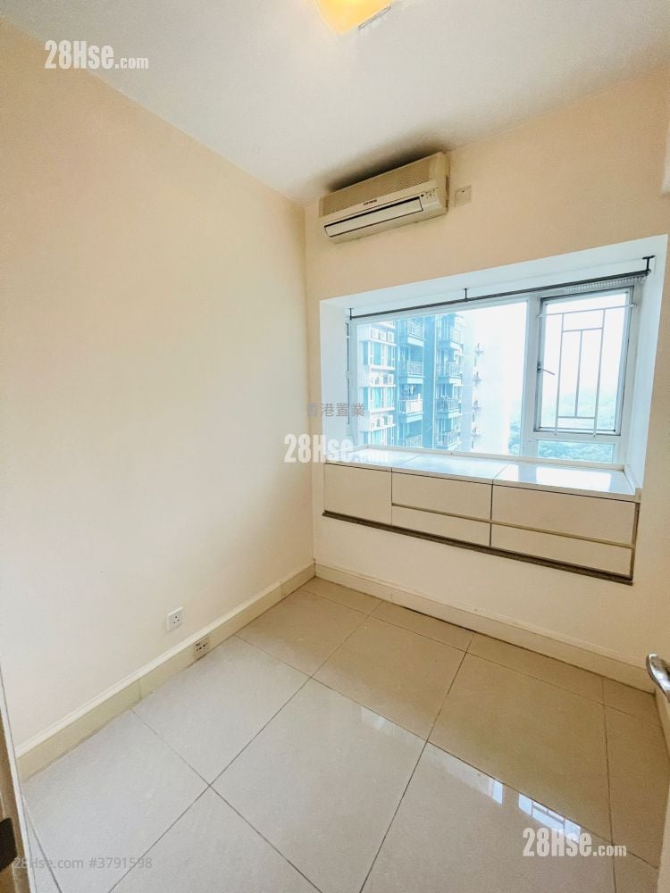 Metro Town Sell 3 Bedrooms , 1 Bathroom 594 ft²