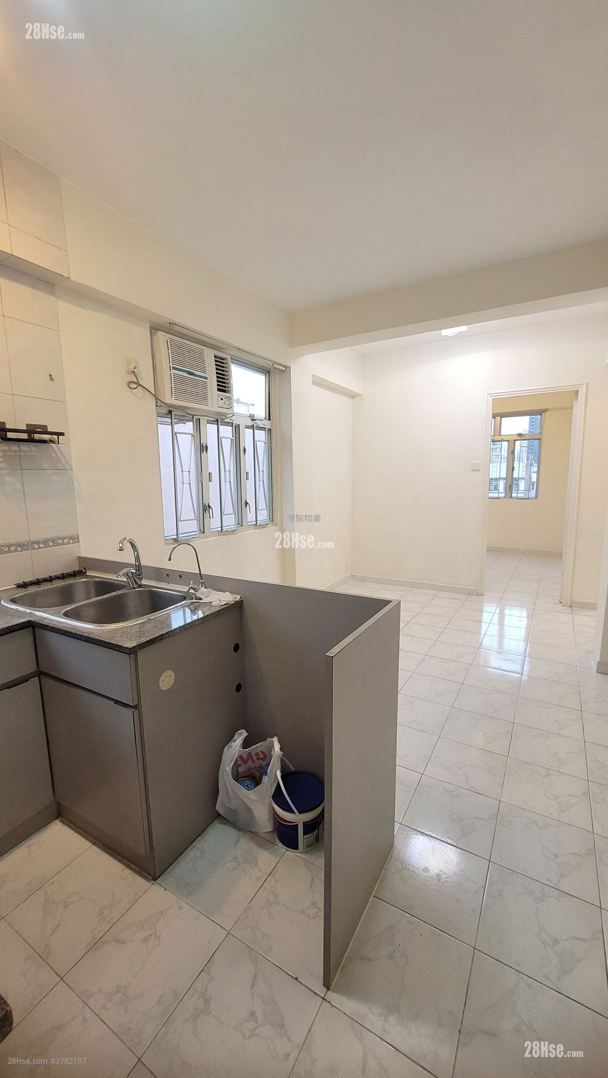 Junction Road Rental 2 Bedrooms , 1 Bathroom