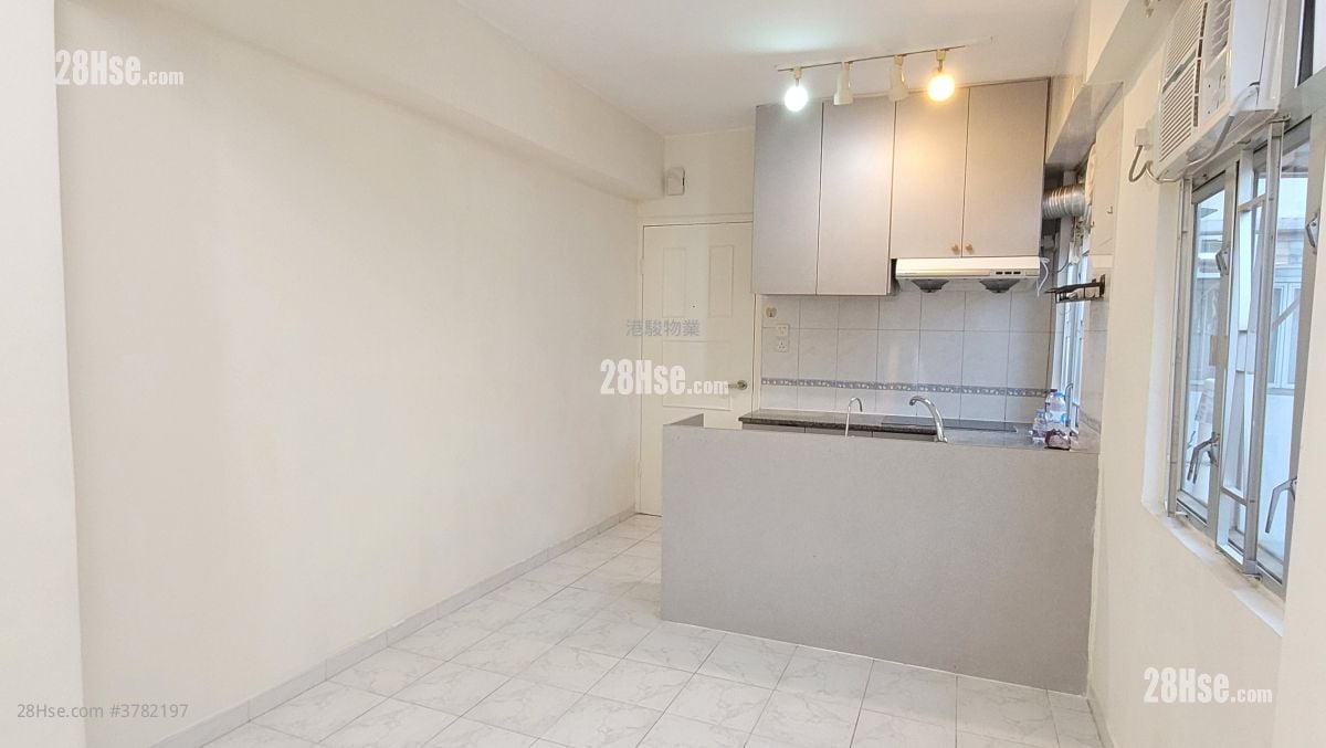 Junction Road Rental 2 Bedrooms , 1 Bathroom