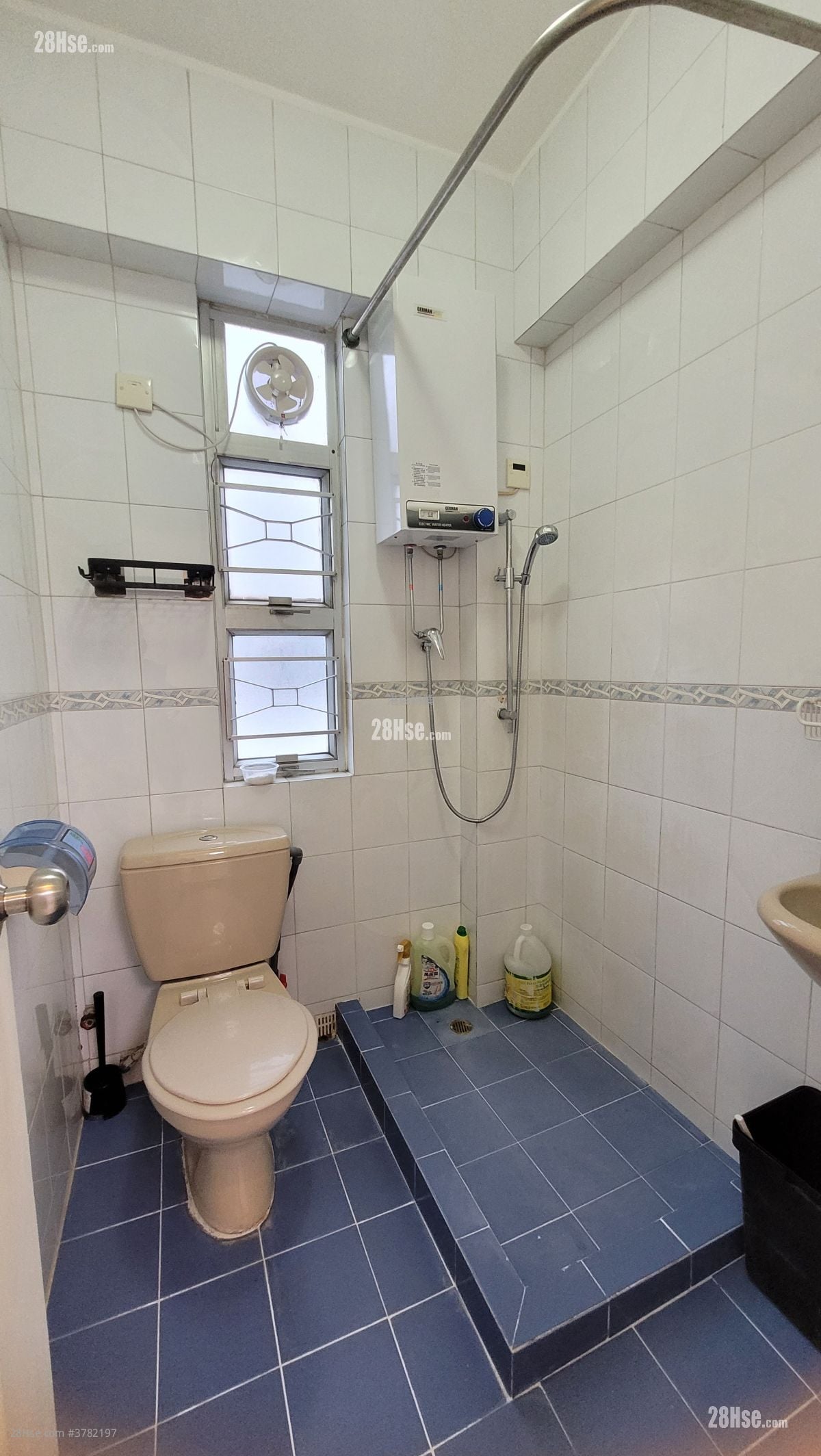 Junction Road Rental 2 Bedrooms , 1 Bathroom