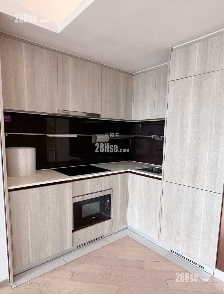 Twin Regency Sell 2 Bedrooms , 1 Bathroom 454 ft²