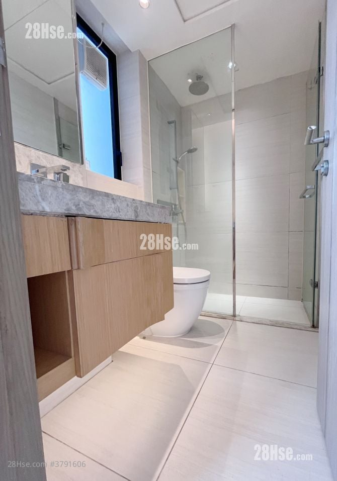 Twin Regency Sell 2 Bedrooms , 1 Bathroom 454 ft²