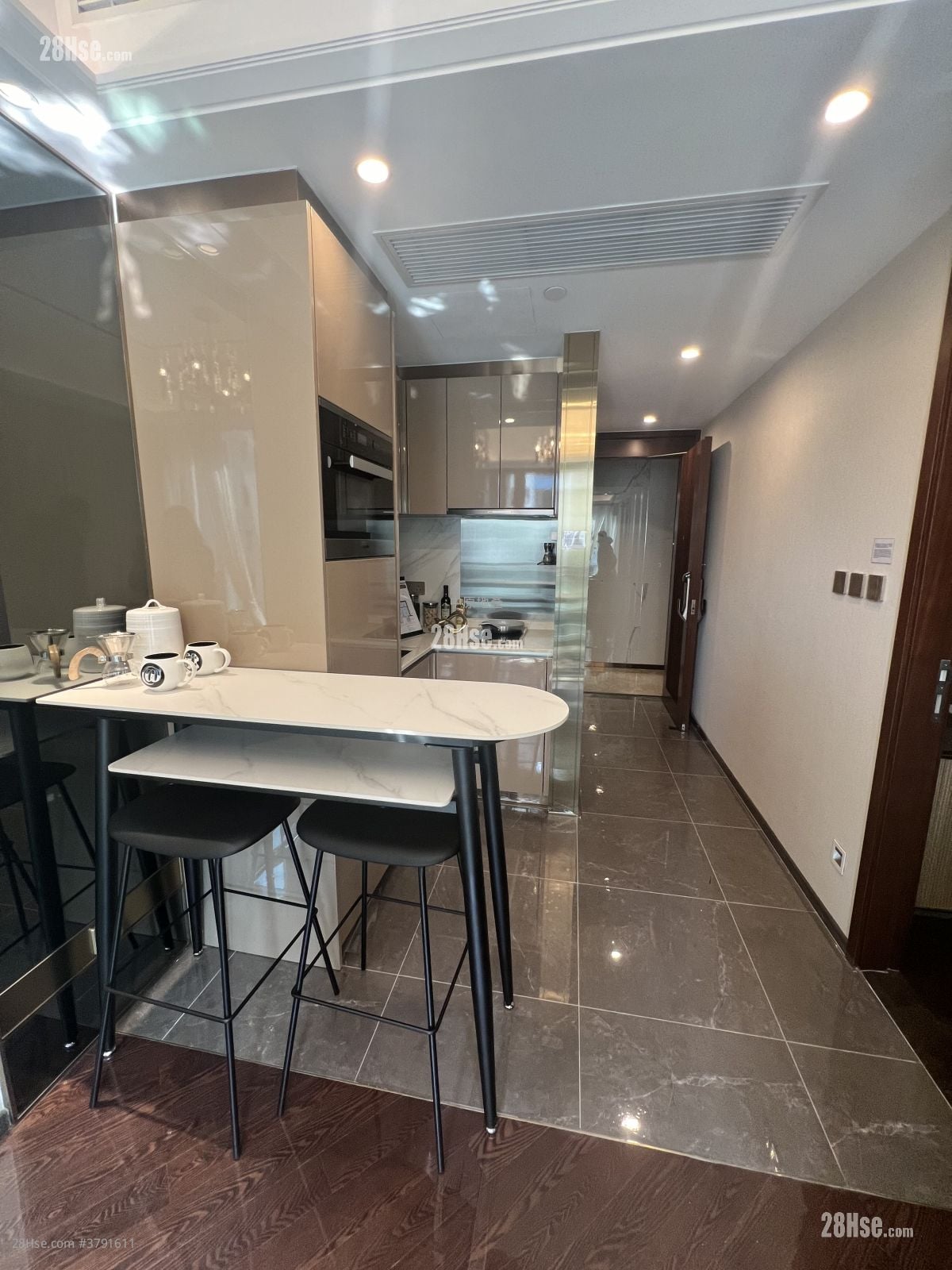 睿峰 售盘 1 房 , 1 浴室 300 平方尺