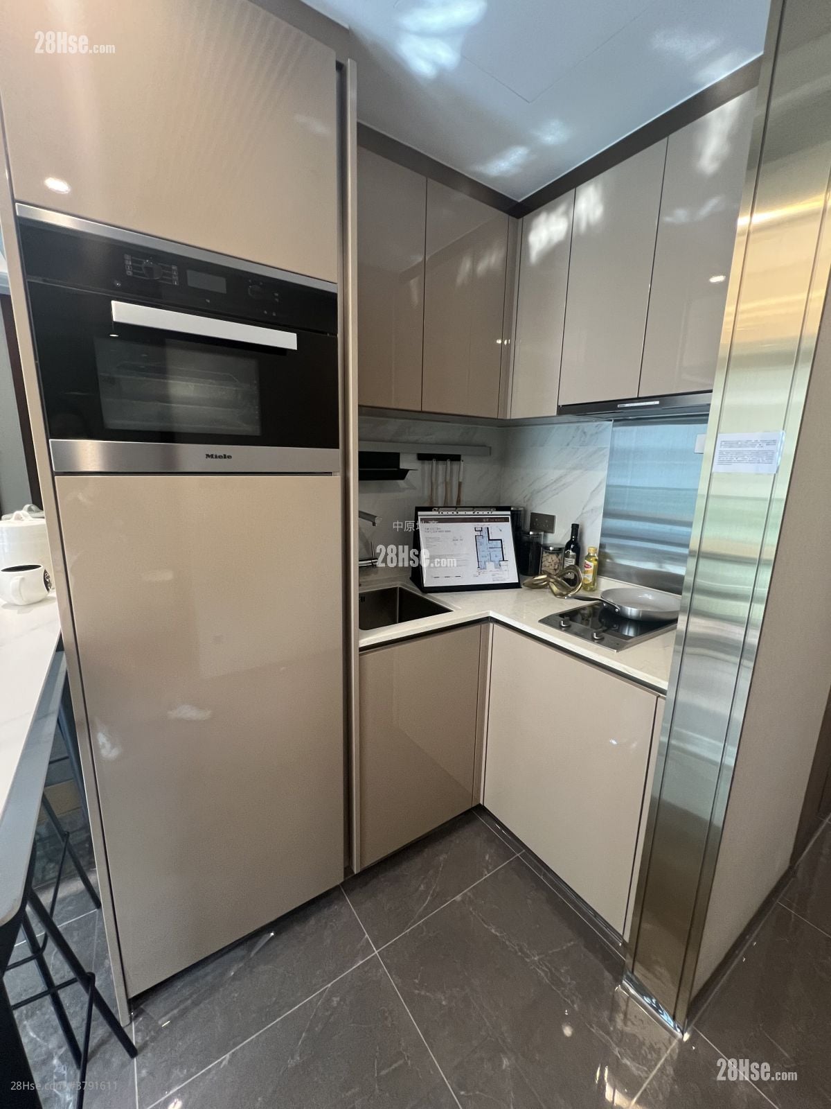 睿峰 售盘 1 房 , 1 浴室 300 平方尺