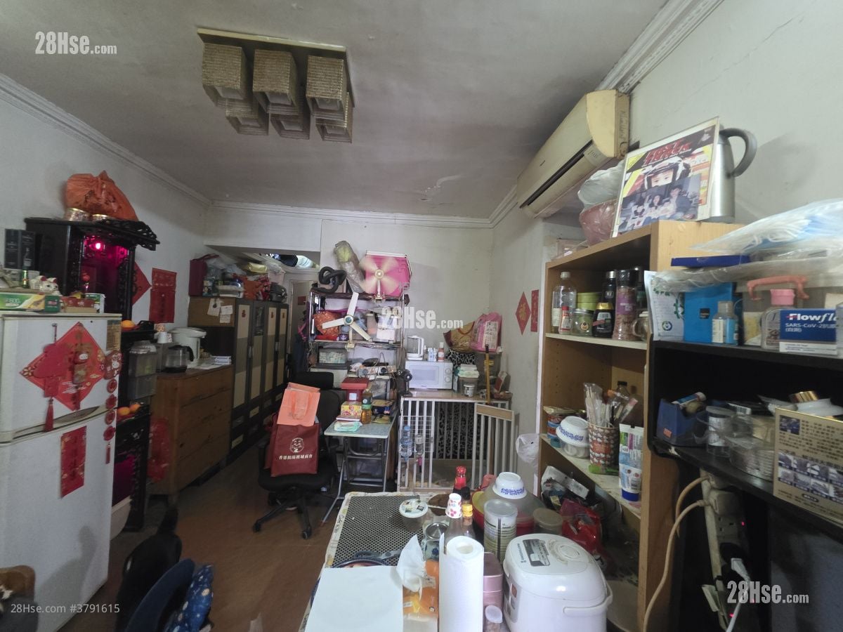 Luen Hong Apartments Sell 2 Bedrooms , 1 Bathroom 391 ft²