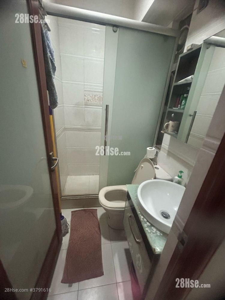 Leader House Sell 2 Bedrooms , 1 Bathroom 319 ft²