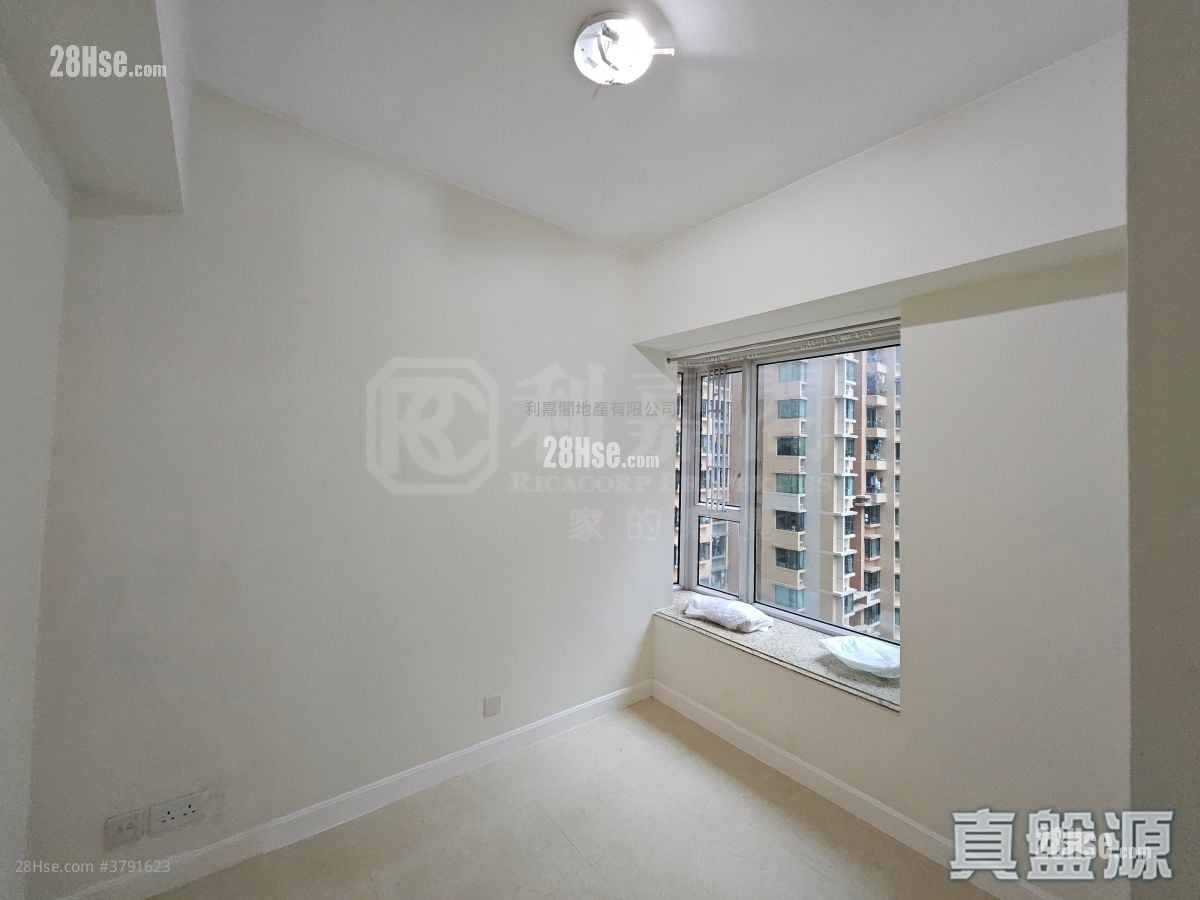 Banyan Garden Rental 2 Bedrooms , 1 Bathroom 473 ft²