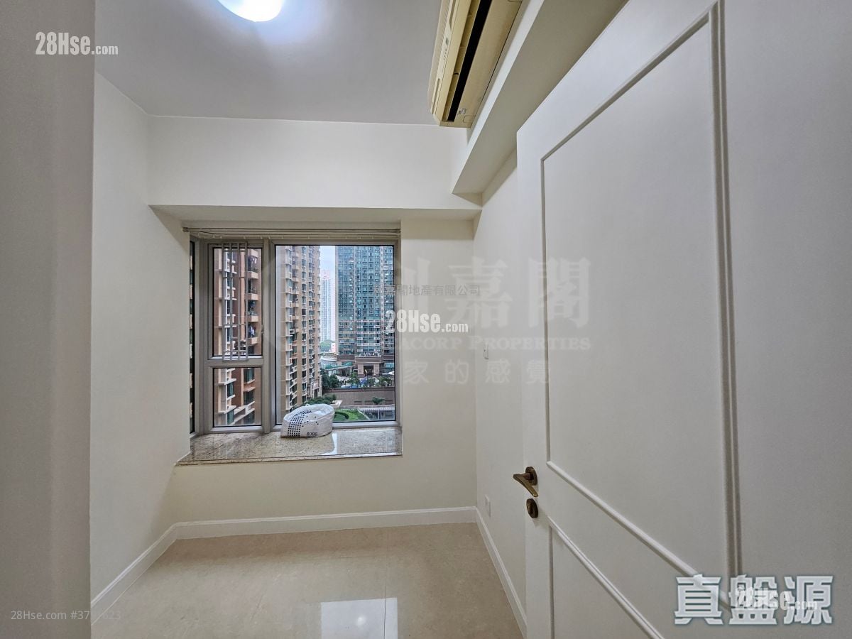 Banyan Garden Rental 2 Bedrooms , 1 Bathroom 473 ft²