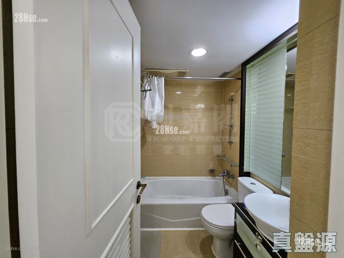 Banyan Garden Rental 2 Bedrooms , 1 Bathroom 473 ft²