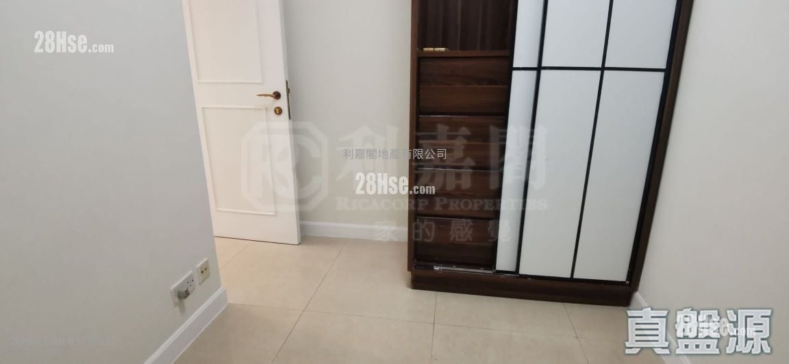 Banyan Garden Rental 2 Bedrooms , 1 Bathroom 473 ft²